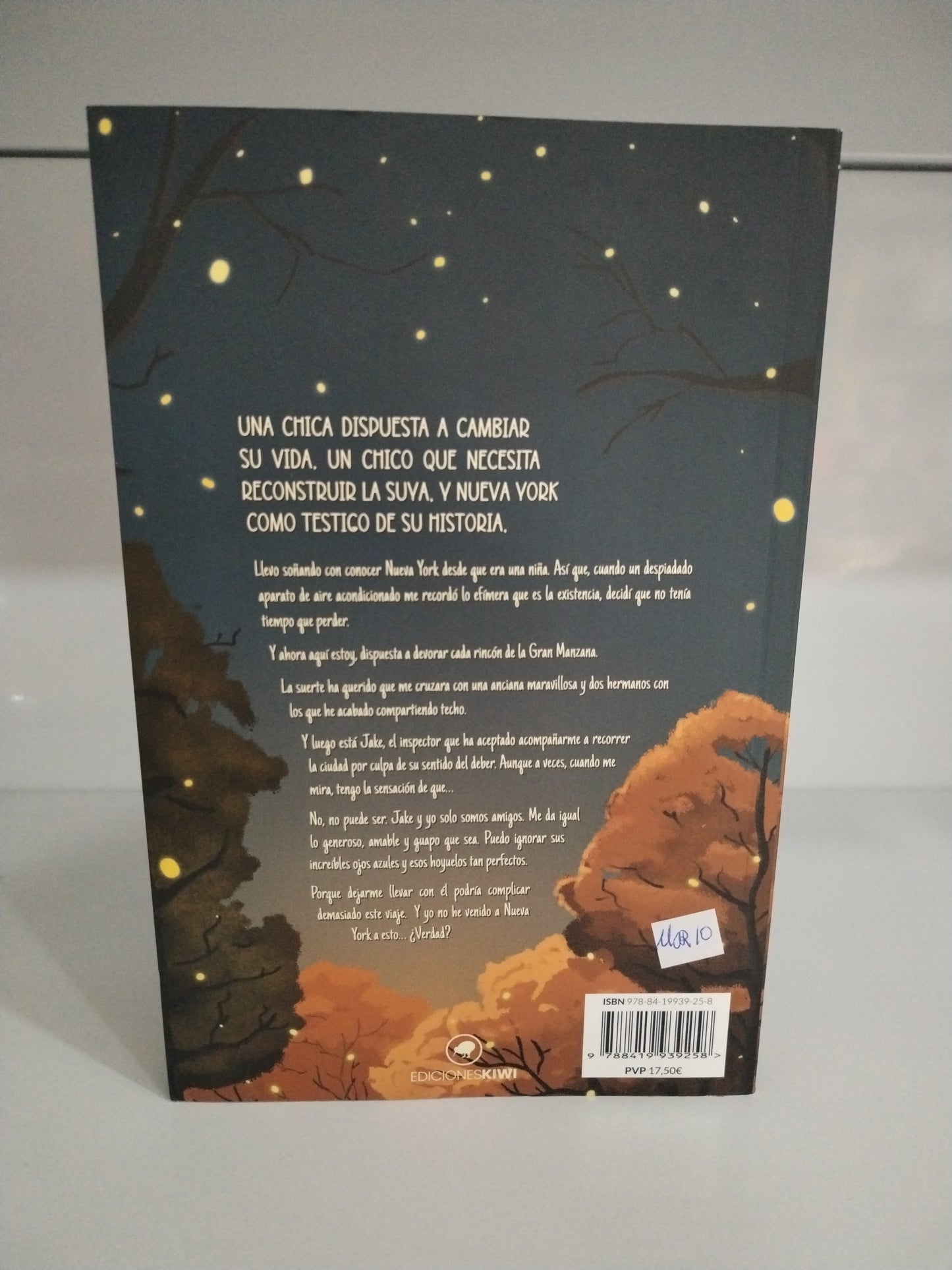 Libro "Como las luciérnagas en Central Park" de Lorena Pacheco